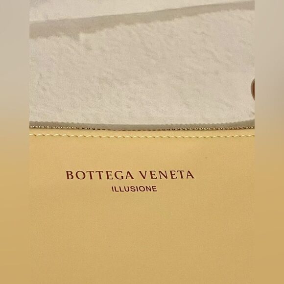 NWT Bottega Veneta illusione toilety makeup bag 9x7x1 - Picture 4 of 4